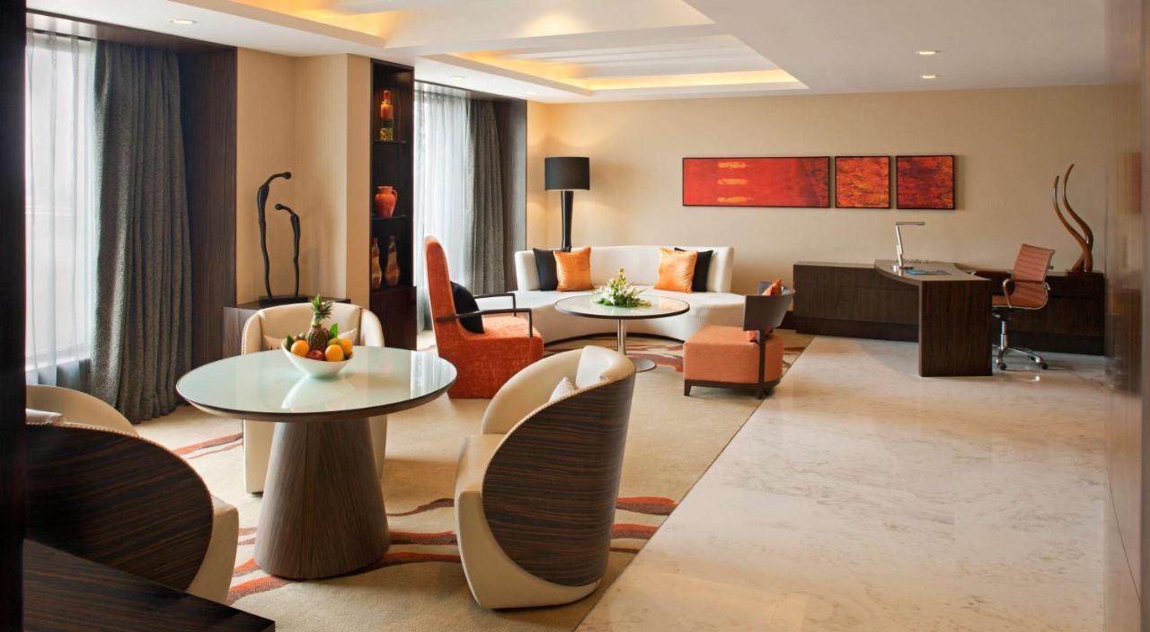 Radisson Blu Hotel Амритсар Экстерьер фото