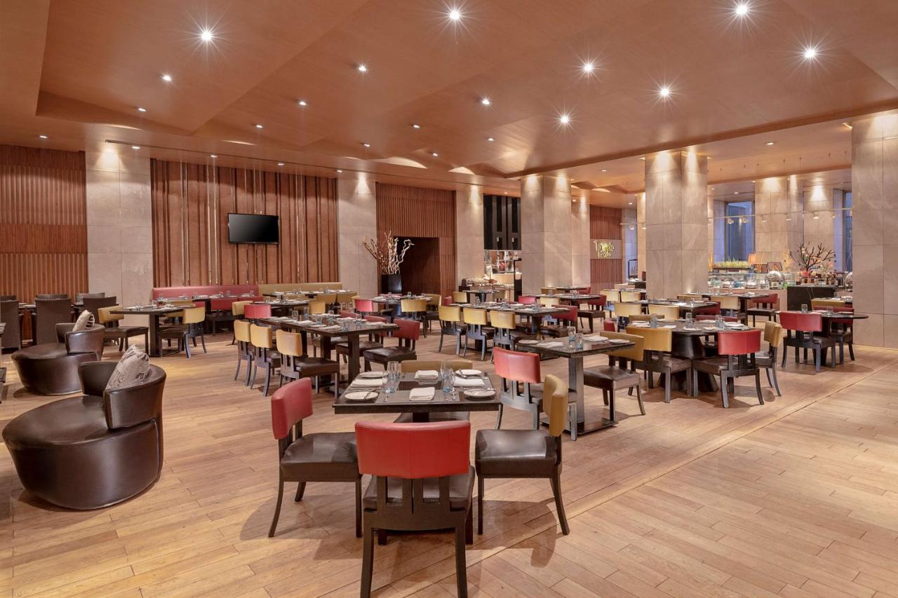 Radisson Blu Hotel Амритсар Экстерьер фото The restaurant