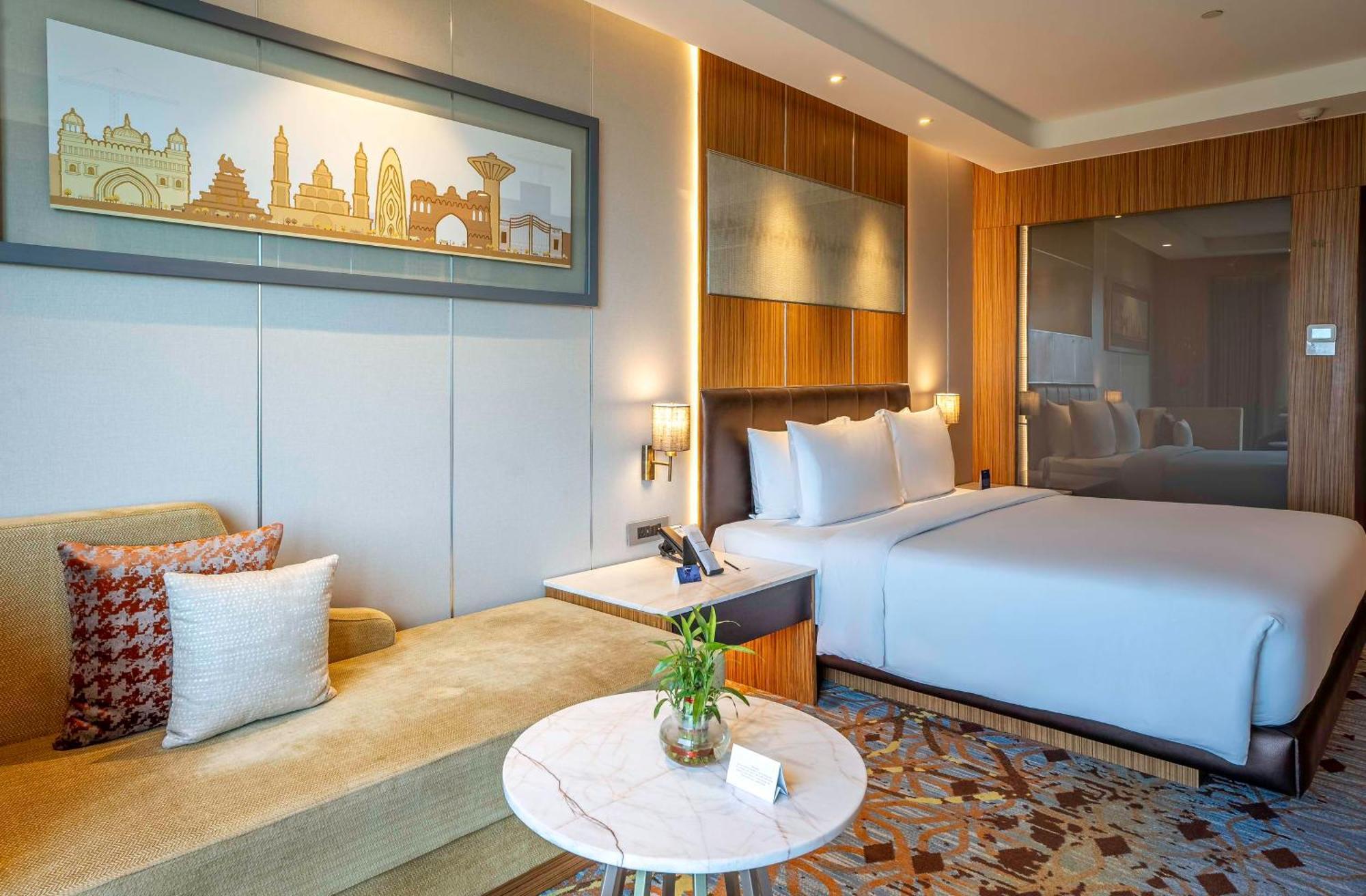 Radisson Blu Hotel Амритсар Экстерьер фото Deluxe Room