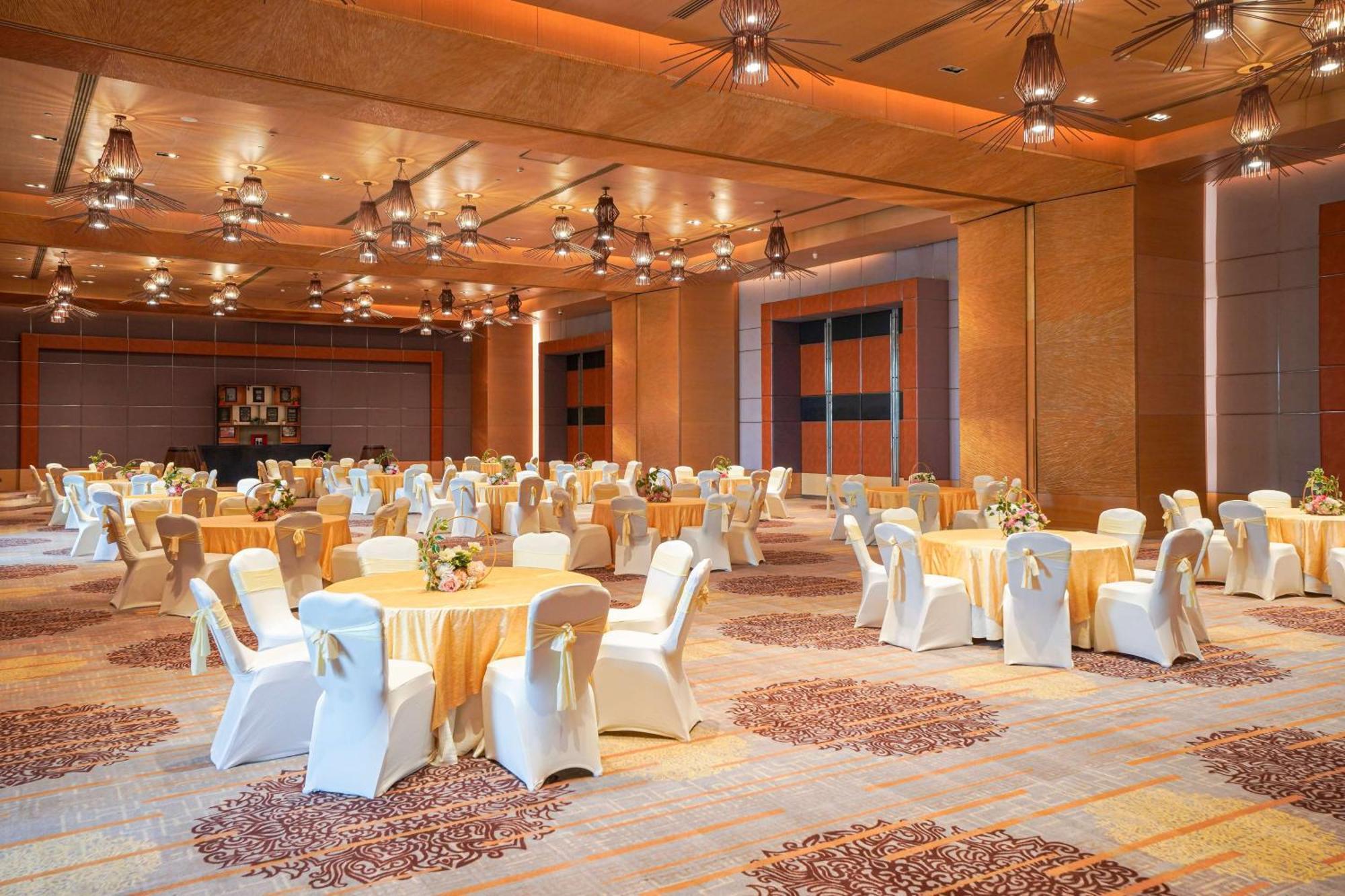 Radisson Blu Hotel Амритсар Экстерьер фото The Grand Ballroom